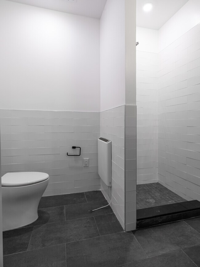 Building Photo - 218 W 108th St