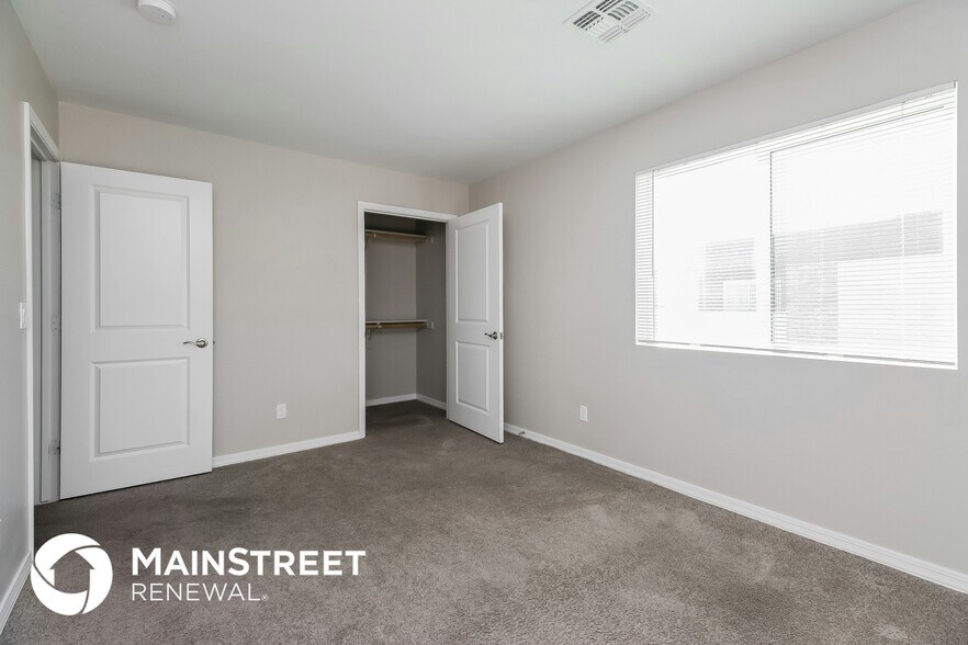 Building Photo - 2000 N 36th St