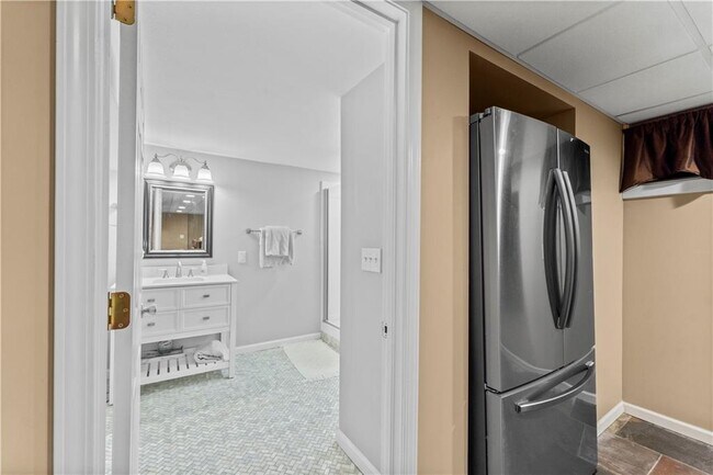 Lower level full Bath - 7635 W 114th Ter