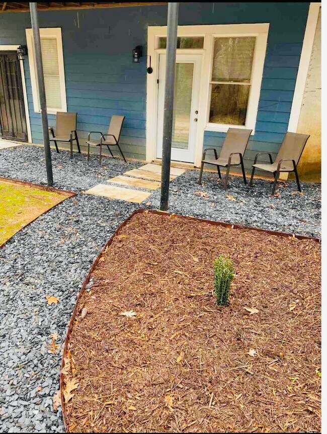 Building Photo - 4565 Kent Rd