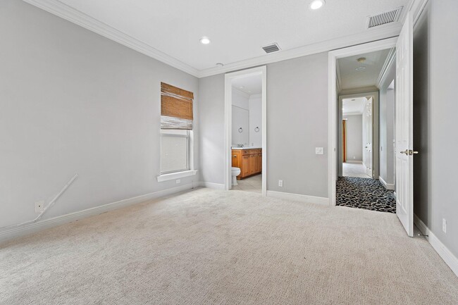 Building Photo - 702 Maritime Way