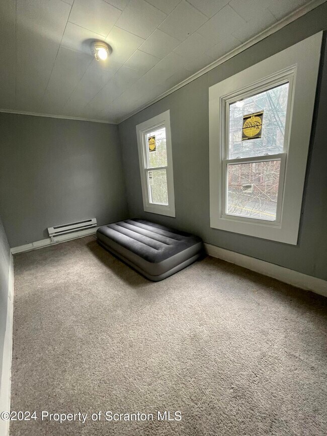 Building Photo - 112 Salem Ave