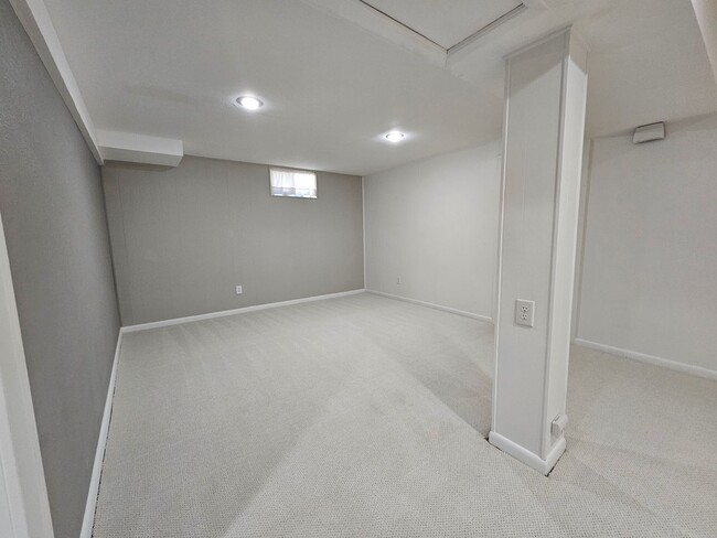 Building Photo - 8491 W 7th Ave