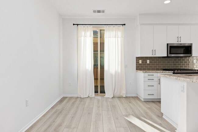 Building Photo - 4 bedroom - Pacific Ridge in Oceanside