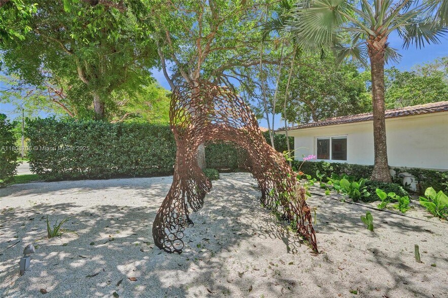 Building Photo - 13120 SW 82nd Ct