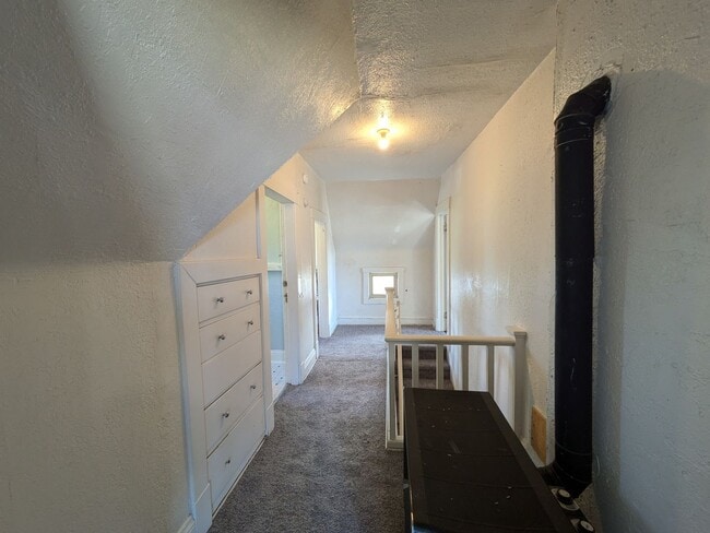 Building Photo - Sunnyland Neighborhood House Close to EVERYTHING