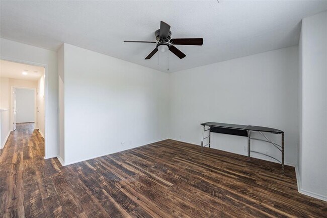 Building Photo - 20018 Larkspur Landing