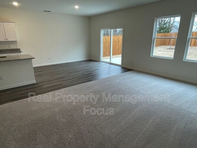 Building Photo - 2629 Silver Leaf Ln