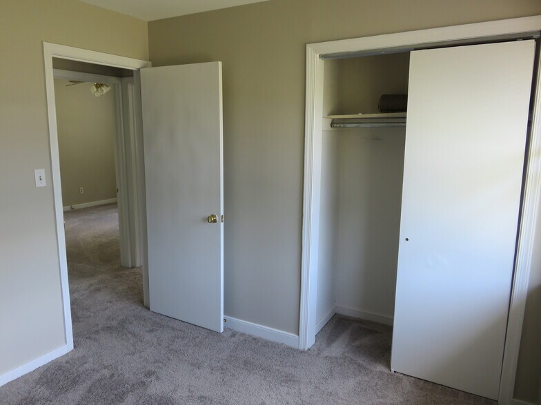 Building Photo - 4824 Belle Glade Dr