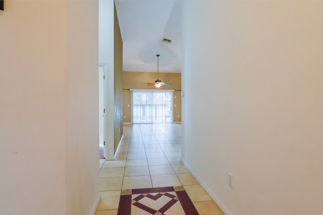 Building Photo - 2674 Willow Glen Cir