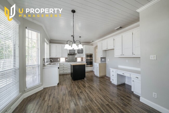 Building Photo - Beautiful two-story home in Flower Mound