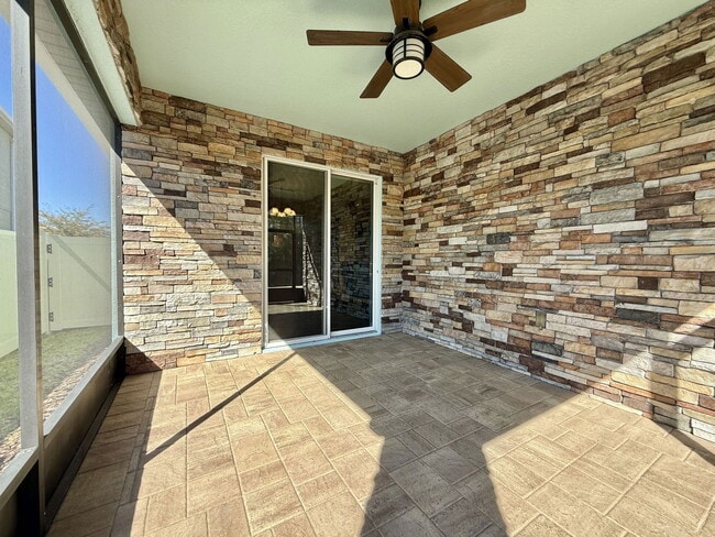 Building Photo - 10551 Park Meadowbrooke Dr