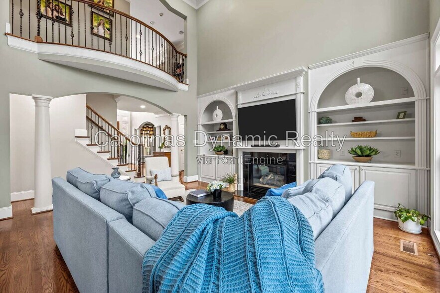 Building Photo - 1009 Honors Ct