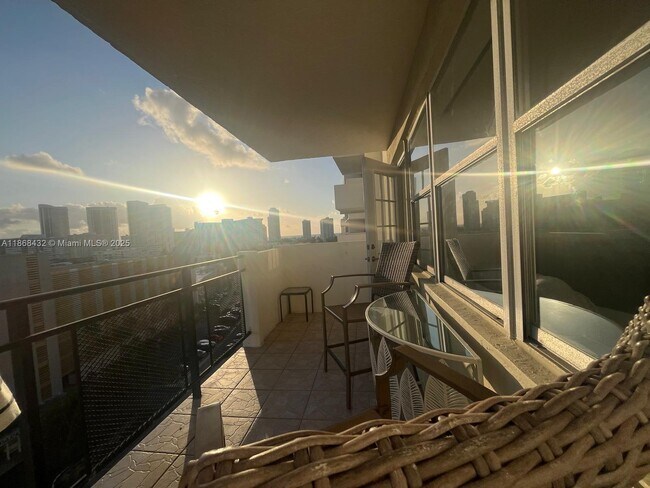 Building Photo - 401 Golden Isles Dr