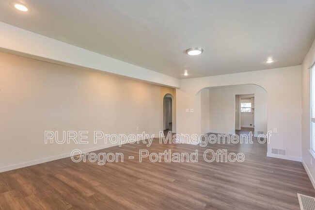 Building Photo - 4632 SE 122nd Ave