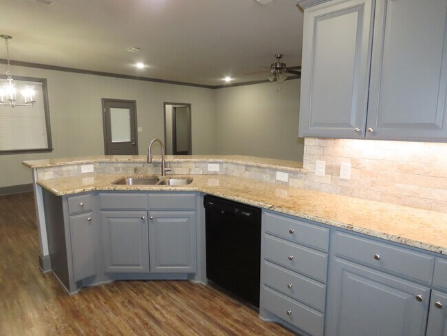 Building Photo - South Tyler-Whitehouse Schools!  Beautiful...