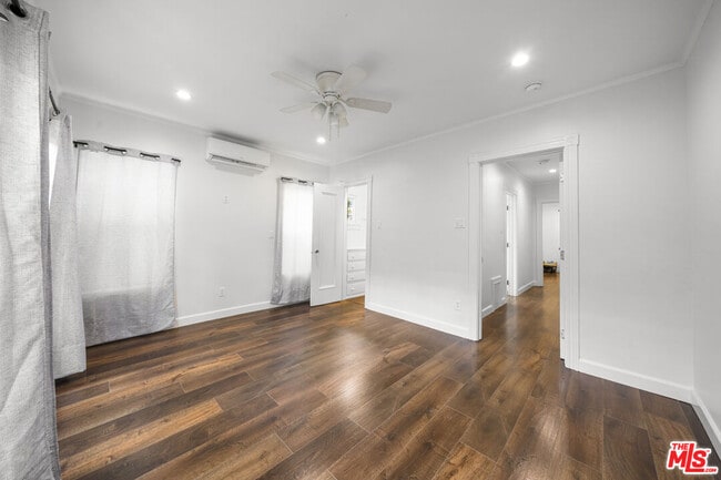 Building Photo - 369 S Virgil Ave