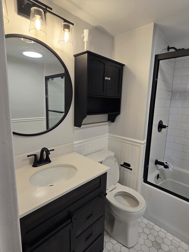 Building Photo - 200 Burkhall St