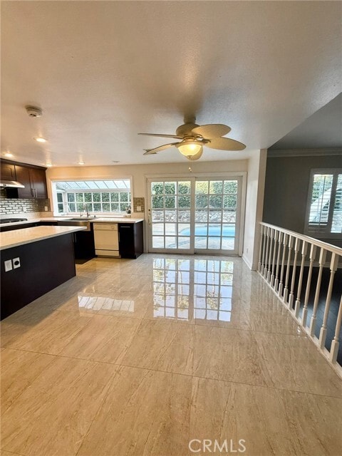 Building Photo - 213 E Borromeo Ave