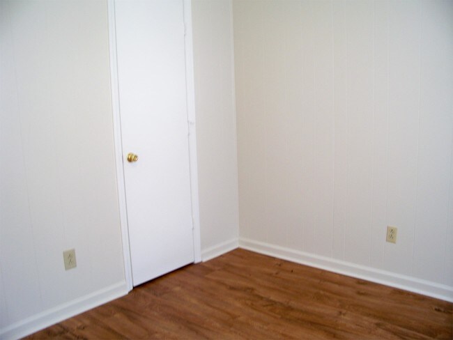 Building Photo - 210 Shipman Rd