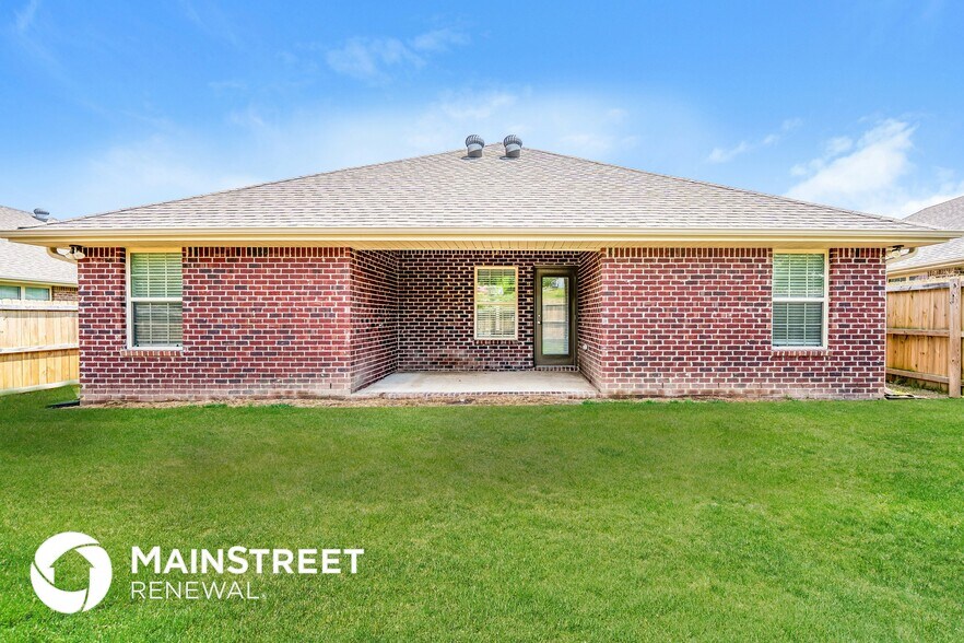 Building Photo - 980 Clover Ave