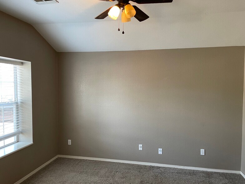 Master Bedroom - 1424 Jordan Cir