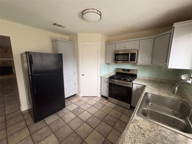 Building Photo - 3800 Tattershall Ln