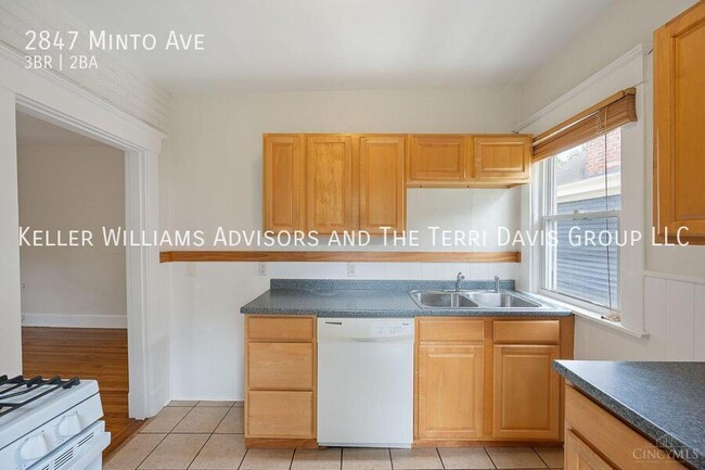 Building Photo - 2847 Minto Ave