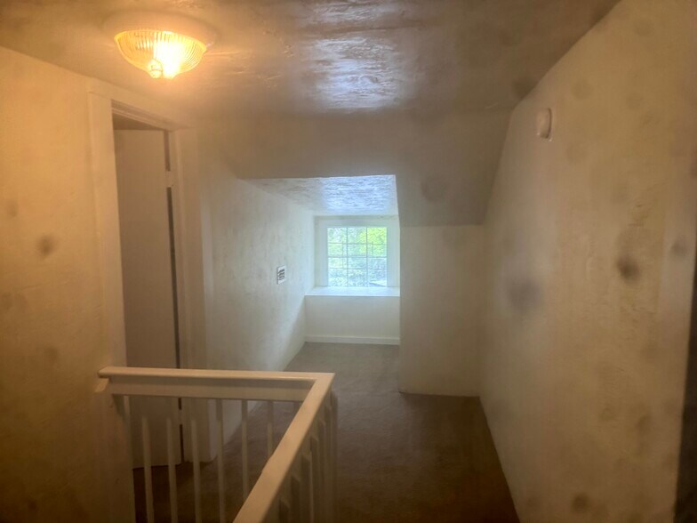 Building Photo - 402 NW 3rd Ave