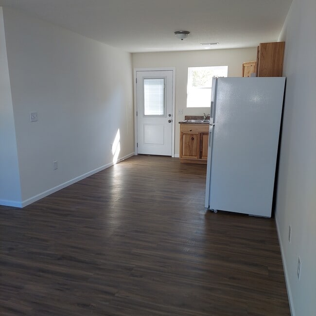 Building Photo - 821 S Muldrow St