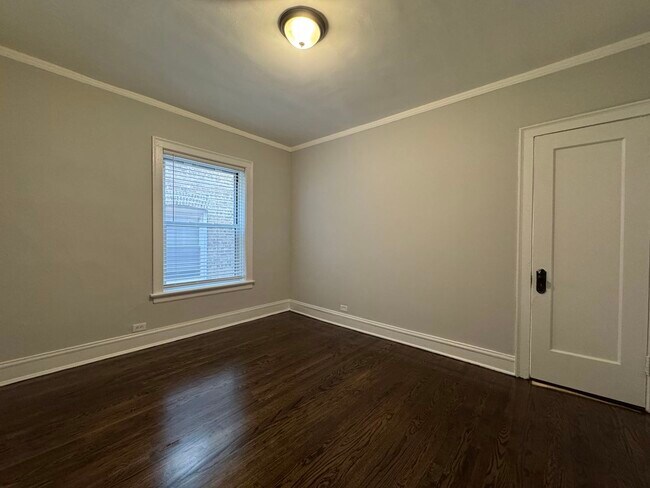 Building Photo - 1455 W Summerdale Ave