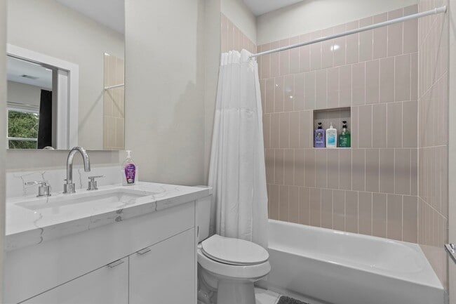 Building Photo - 851 Prosper St