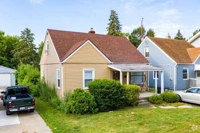 Building Photo - 817 Alvison Rd