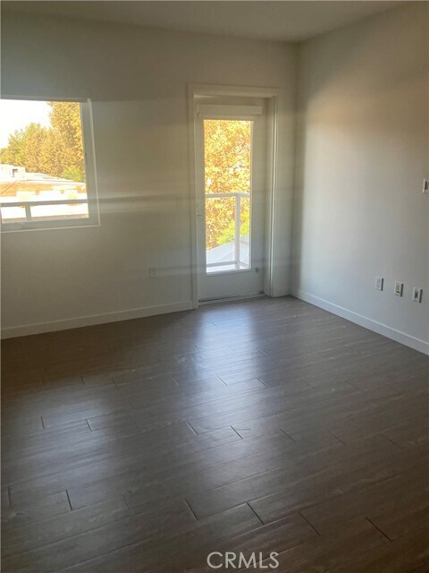 Building Photo - 11405 Chandler Blvd