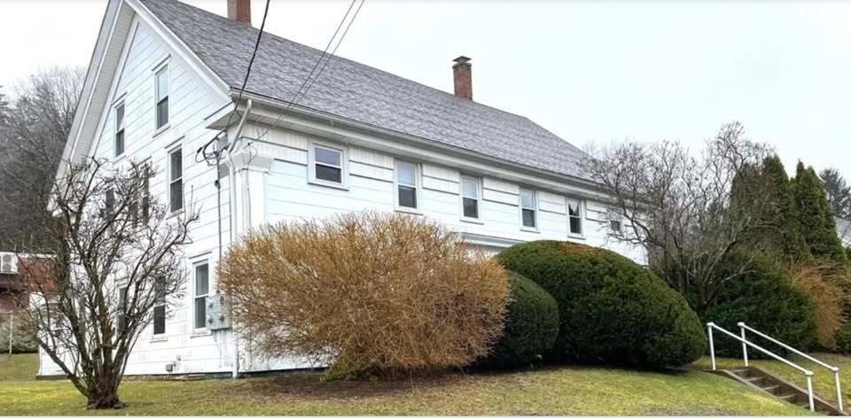 Building Photo - 197 Main St