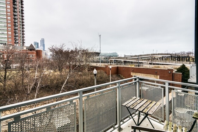 Building Photo - 1841 S Calumet Ave