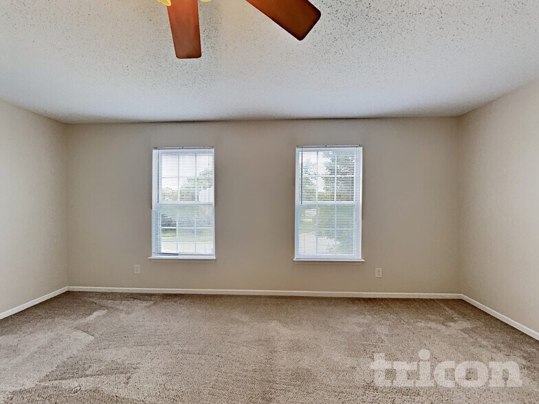 Building Photo - 9017 Southernwood Way