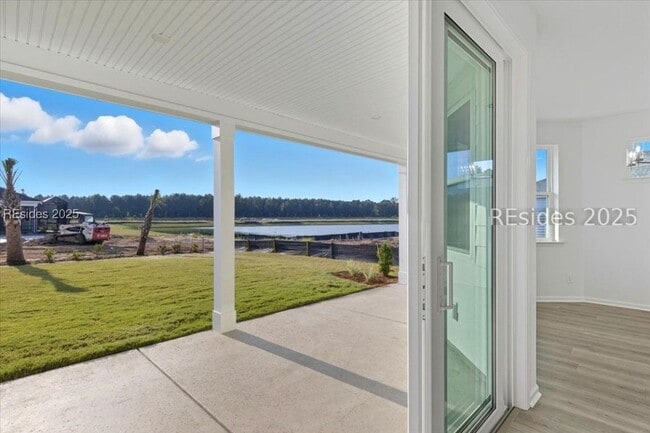 Building Photo - 921 Tropics Ave