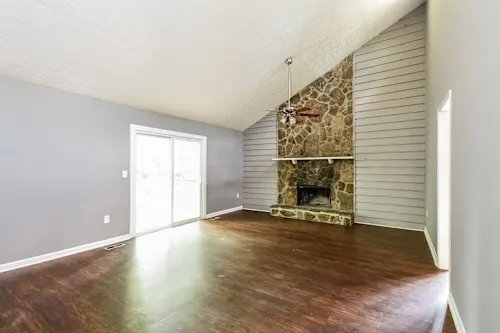 Building Photo - 6601 Valley Hill Dr