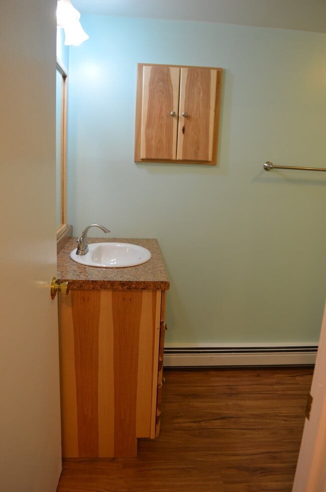 Building Photo - Beautiful 3 bd, 2 bath home for rent in Fa...