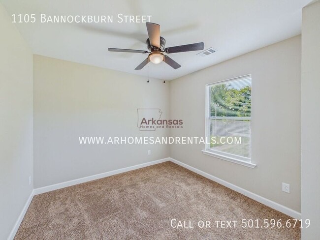 Building Photo - 1105 Bannockburn St