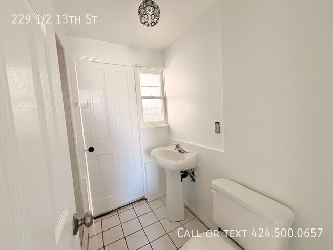 Building Photo - 229 13th St