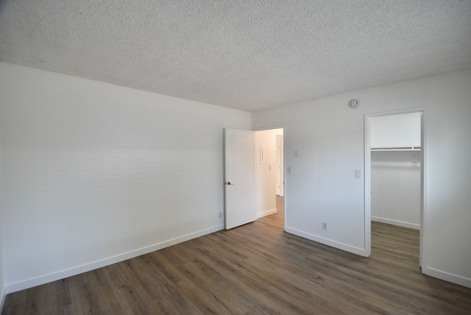 Building Photo - 6115 Whitsett Ave