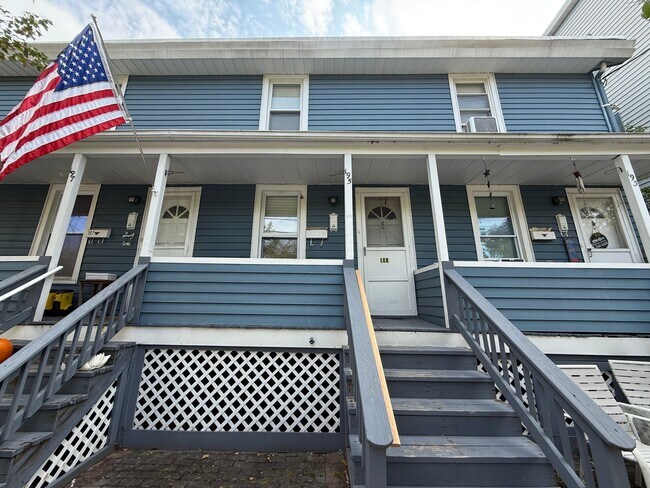 Primary Photo - 195 Forest St
