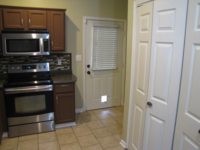 Building Photo - 401 Cambrian Ridge Dr