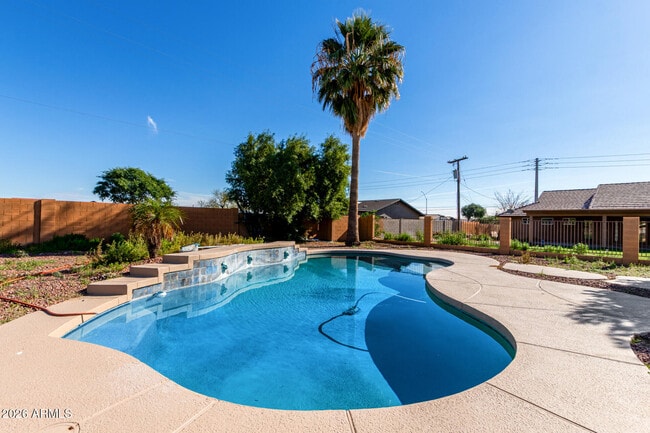 Building Photo - 8812 W Pinnacle Peak Rd