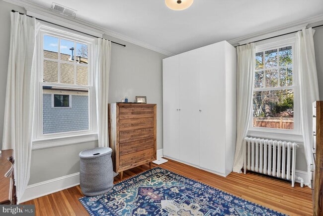 Building Photo - 3365 Runnymede Pl NW