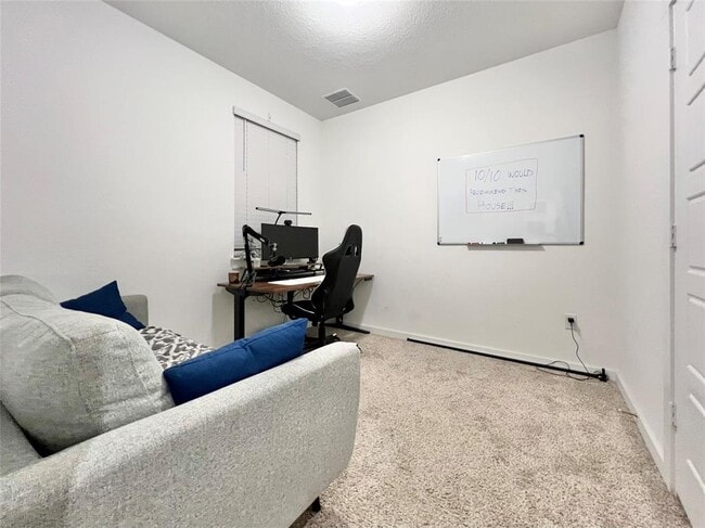 Building Photo - 2307 Langdale Ln