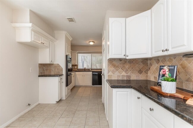 Building Photo - 46 N Deerfoot Cir
