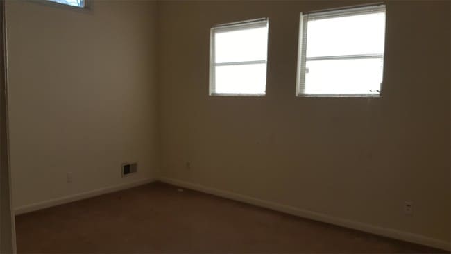 Building Photo - 208 Latonea Dr